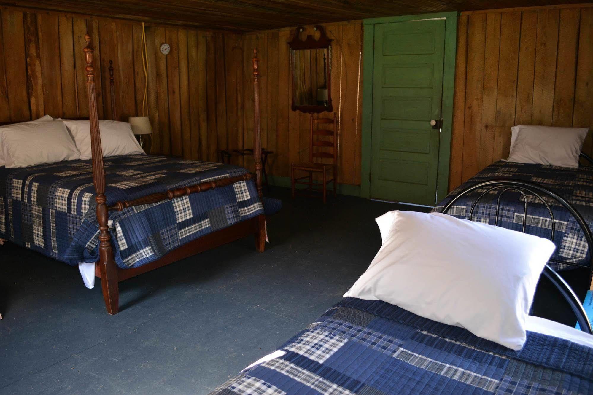 Hotel Country Road House Clendenin Exterior foto